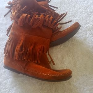 Minnetonka Moccasins Size 8 Never Worn